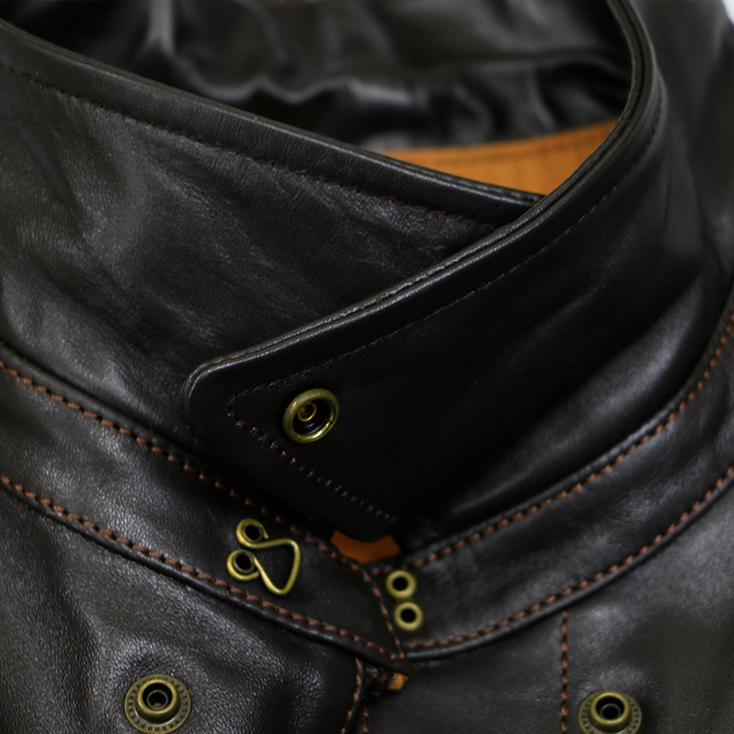 A-2leatherjacketcollardetail